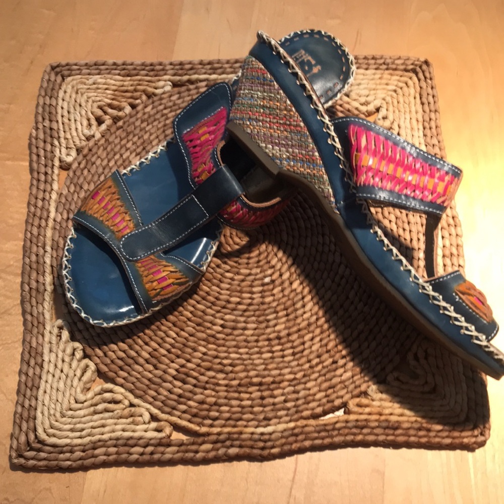 NWOT L’ARTISTE SZ 8 (39) Wedge Sandals